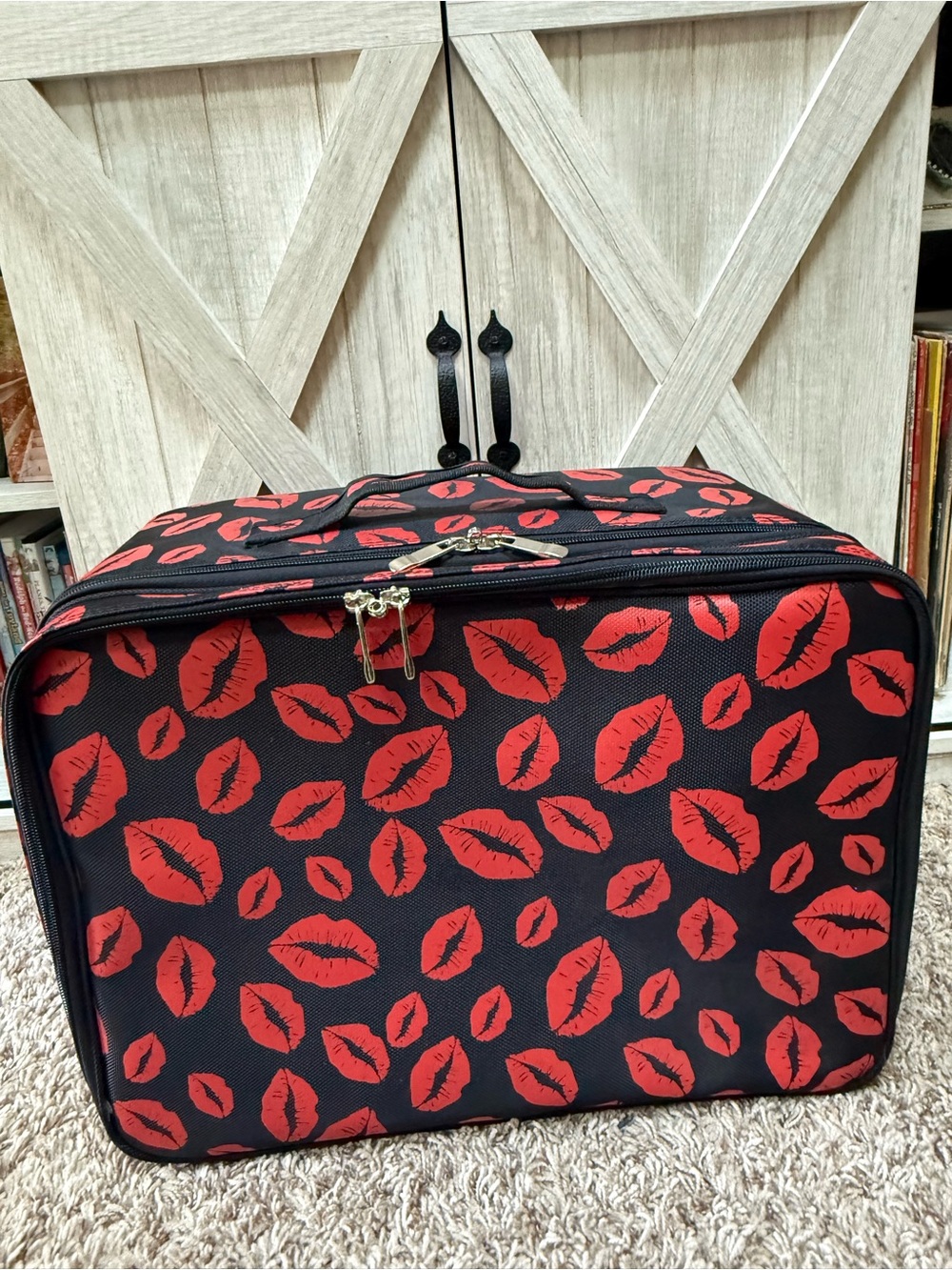 Red Kiss Travel train case-professional cosmetic gear